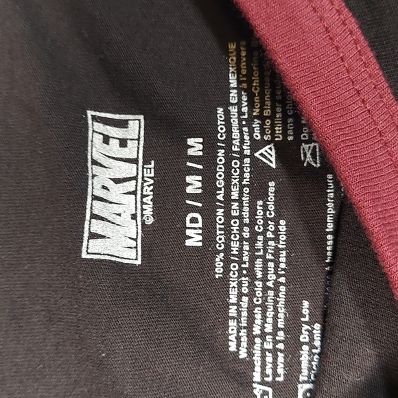 Marvel Superheroes Tee Size Medium - Picture 3 of 6